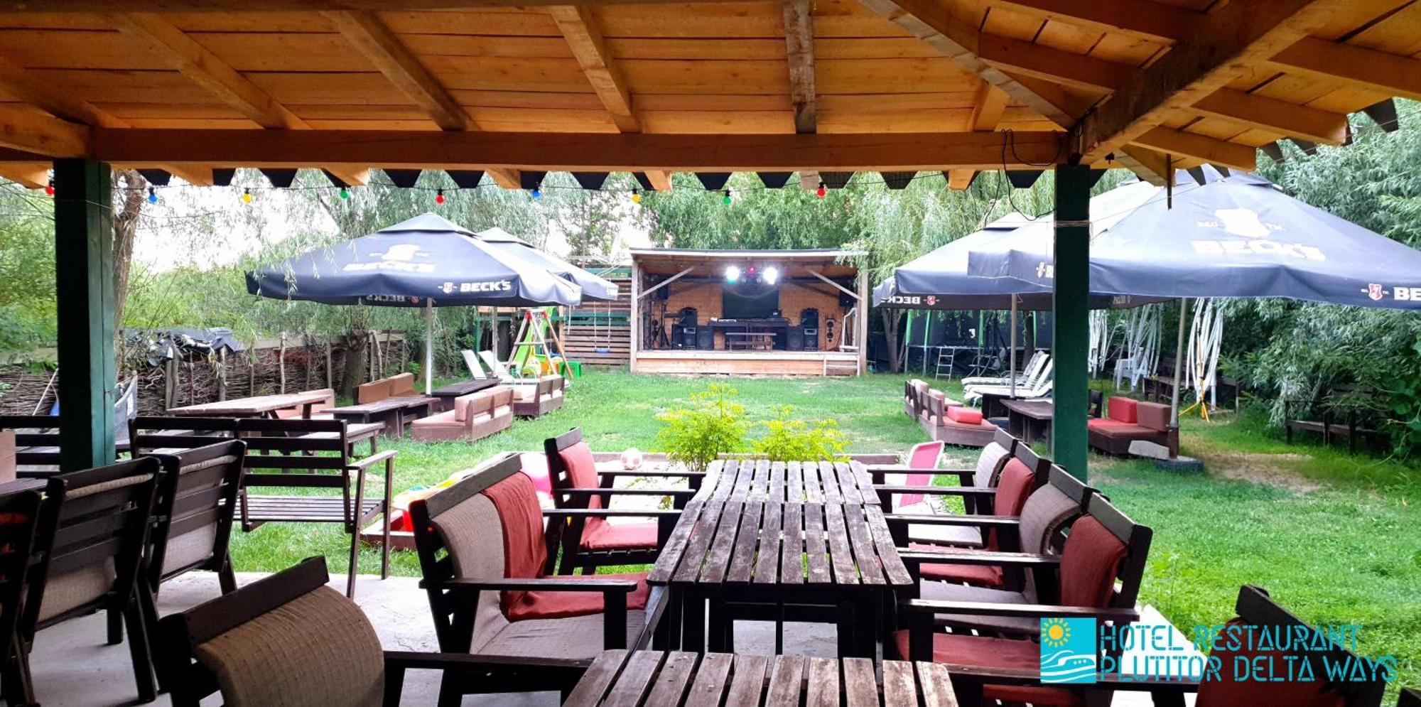Hotel Restaurant Plutitor Delta Ways Nufaru Bagian luar foto