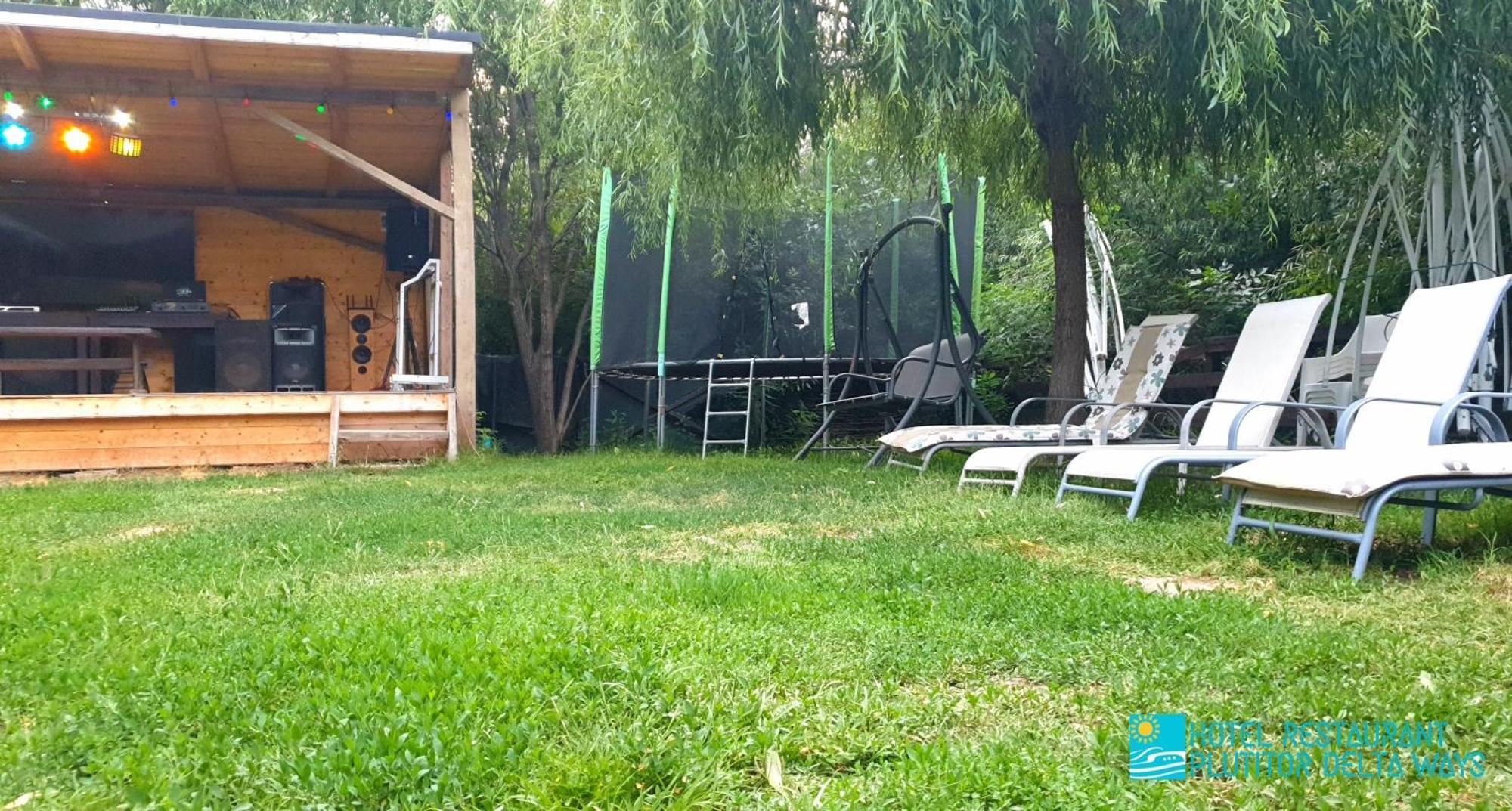 Hotel Restaurant Plutitor Delta Ways Nufaru Bagian luar foto