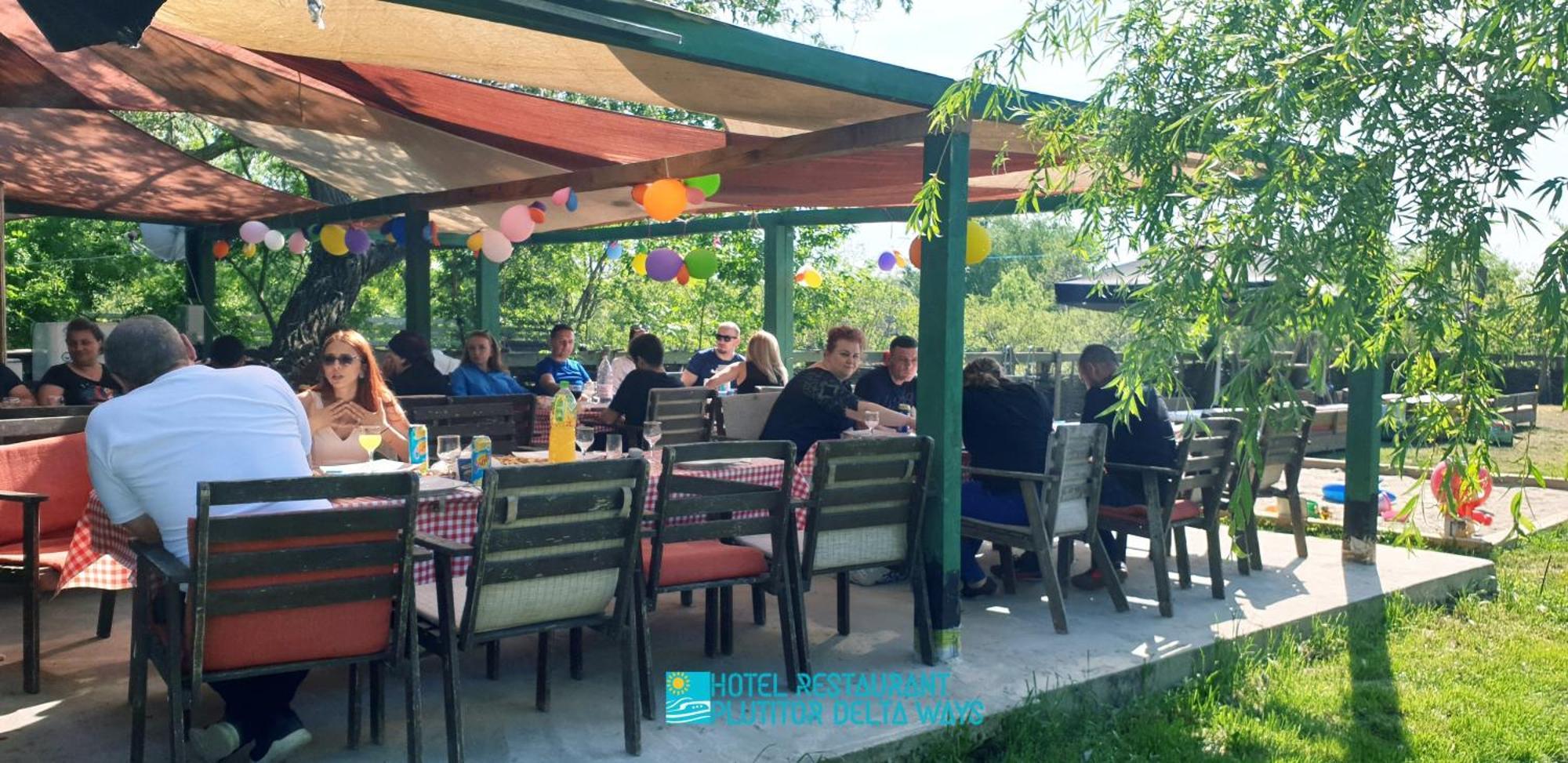 Hotel Restaurant Plutitor Delta Ways Nufaru Bagian luar foto