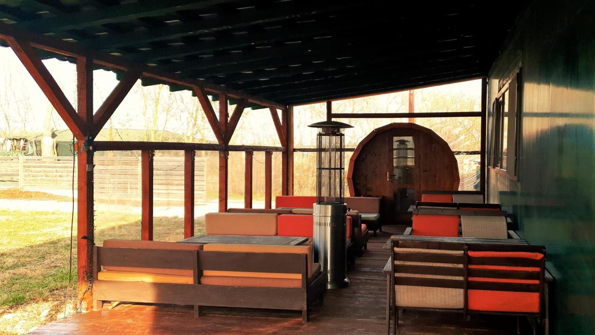 Hotel Restaurant Plutitor Delta Ways Nufaru Bagian luar foto