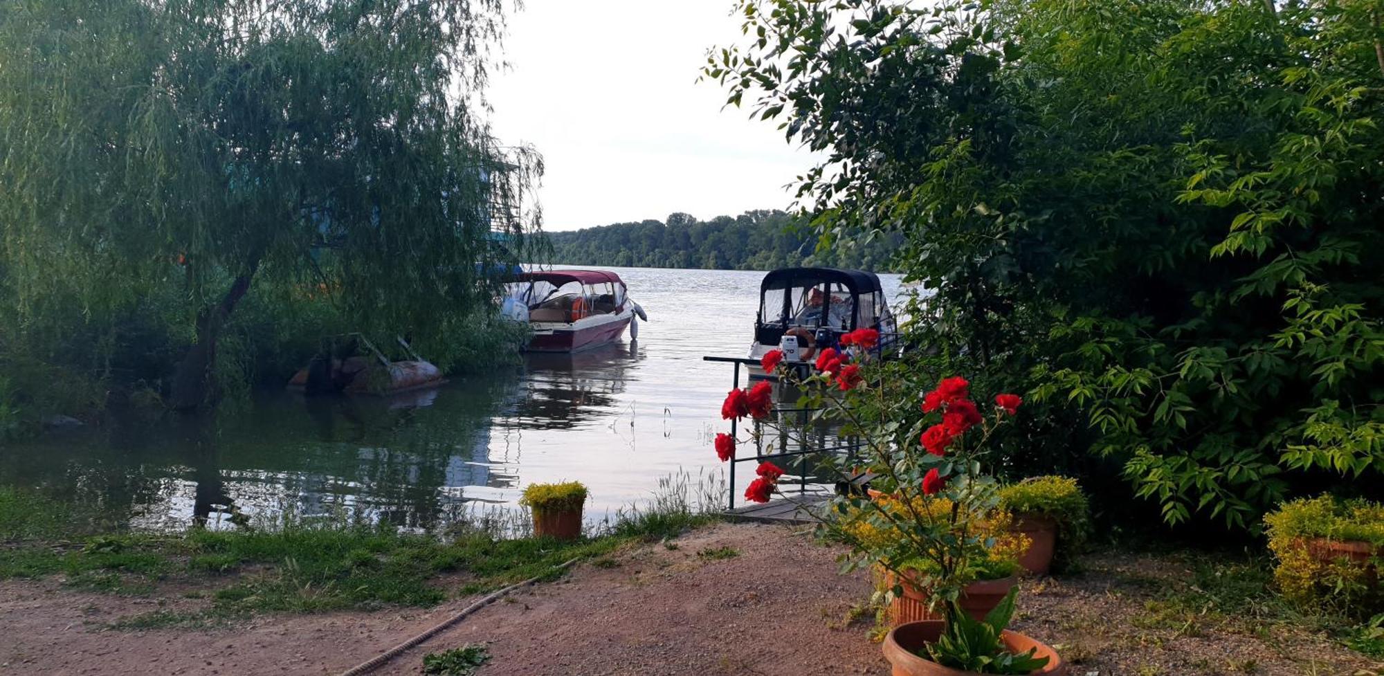 Hotel Restaurant Plutitor Delta Ways Nufaru Bagian luar foto